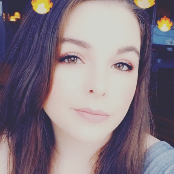 Meet your Posher, Paula - Picture 2 of 4